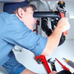 Como Tirar o Ar do Encanamento de Água